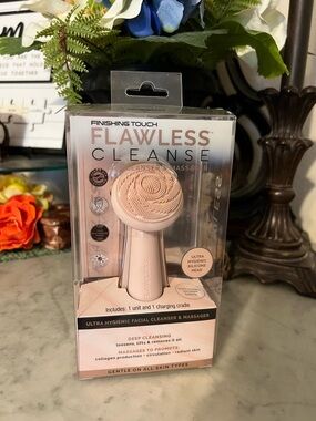 Finishing Touch Flawless Cleanse Facial Cleanser & Massager - Pink